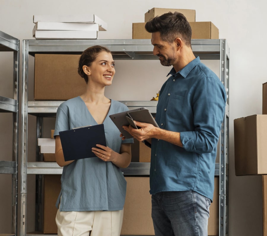 marbella storage delivery employees working together